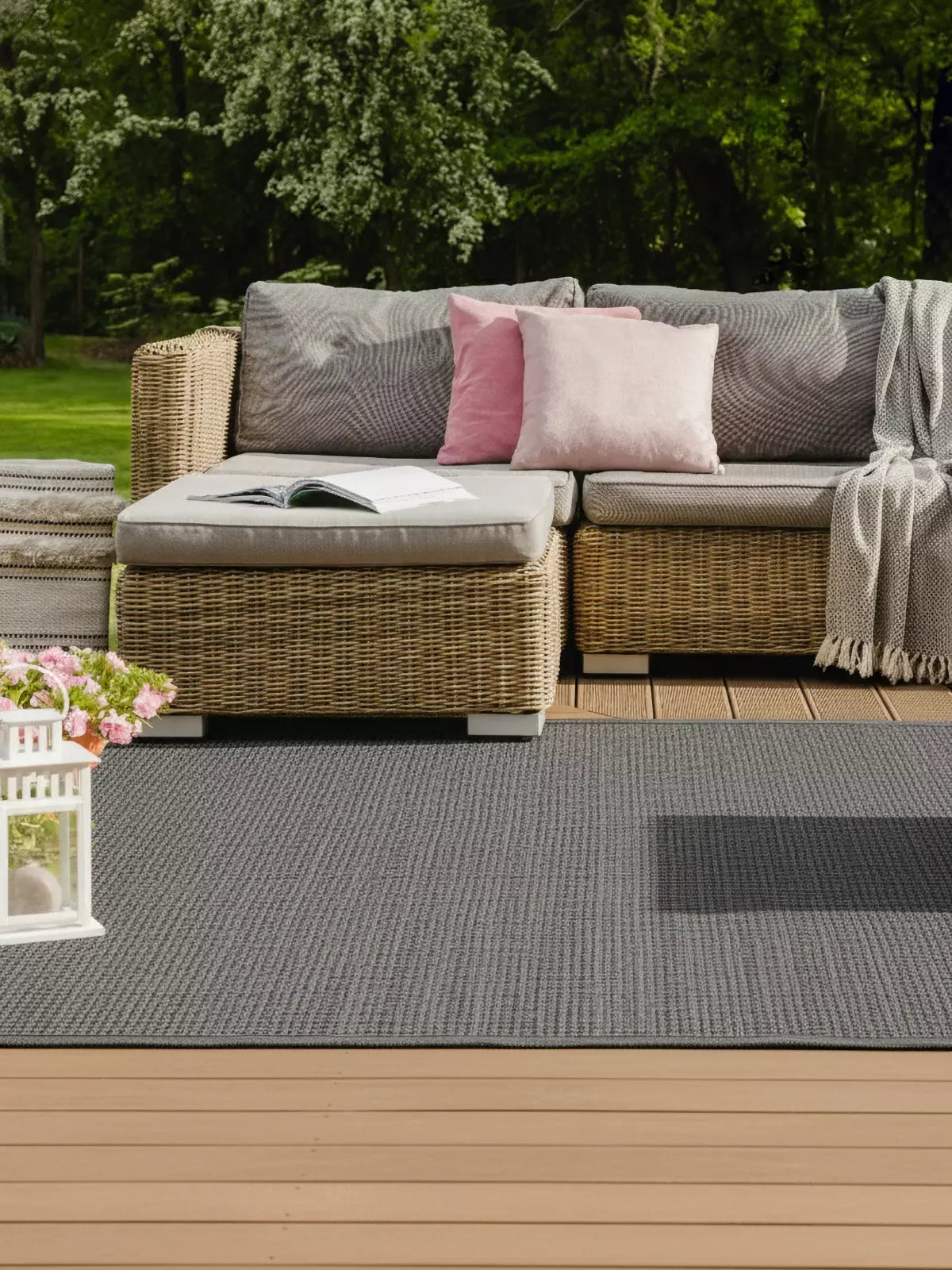 Black Outdoor Rugs