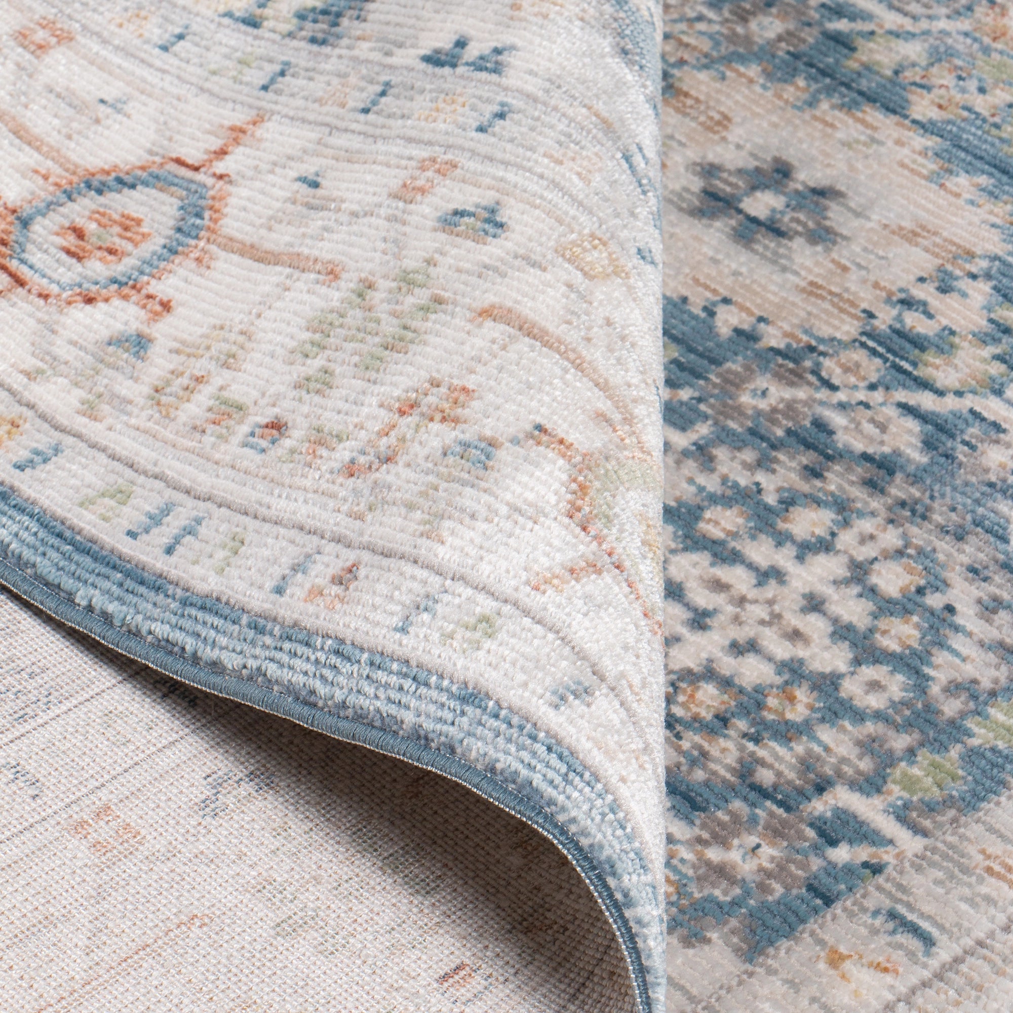 Класичний темно синій килим з медальйоном