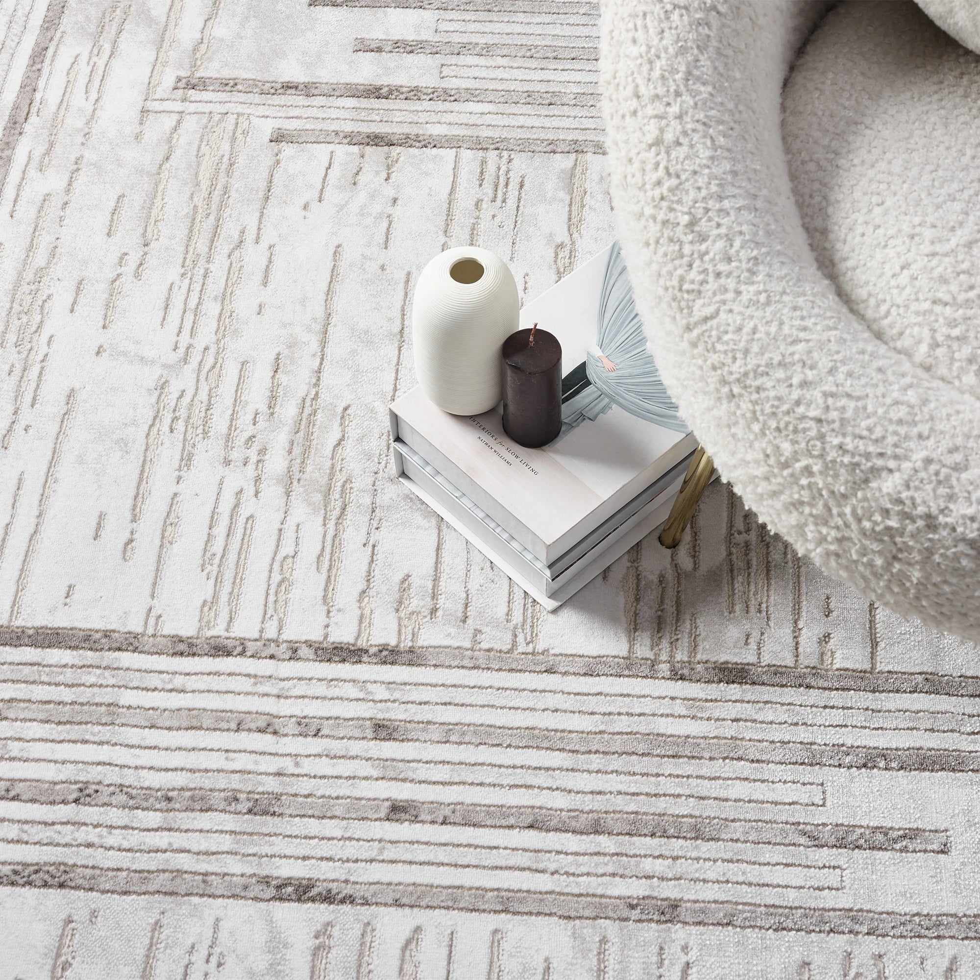 Сучасний килим з концентричними лініями бордюру | Коричневий