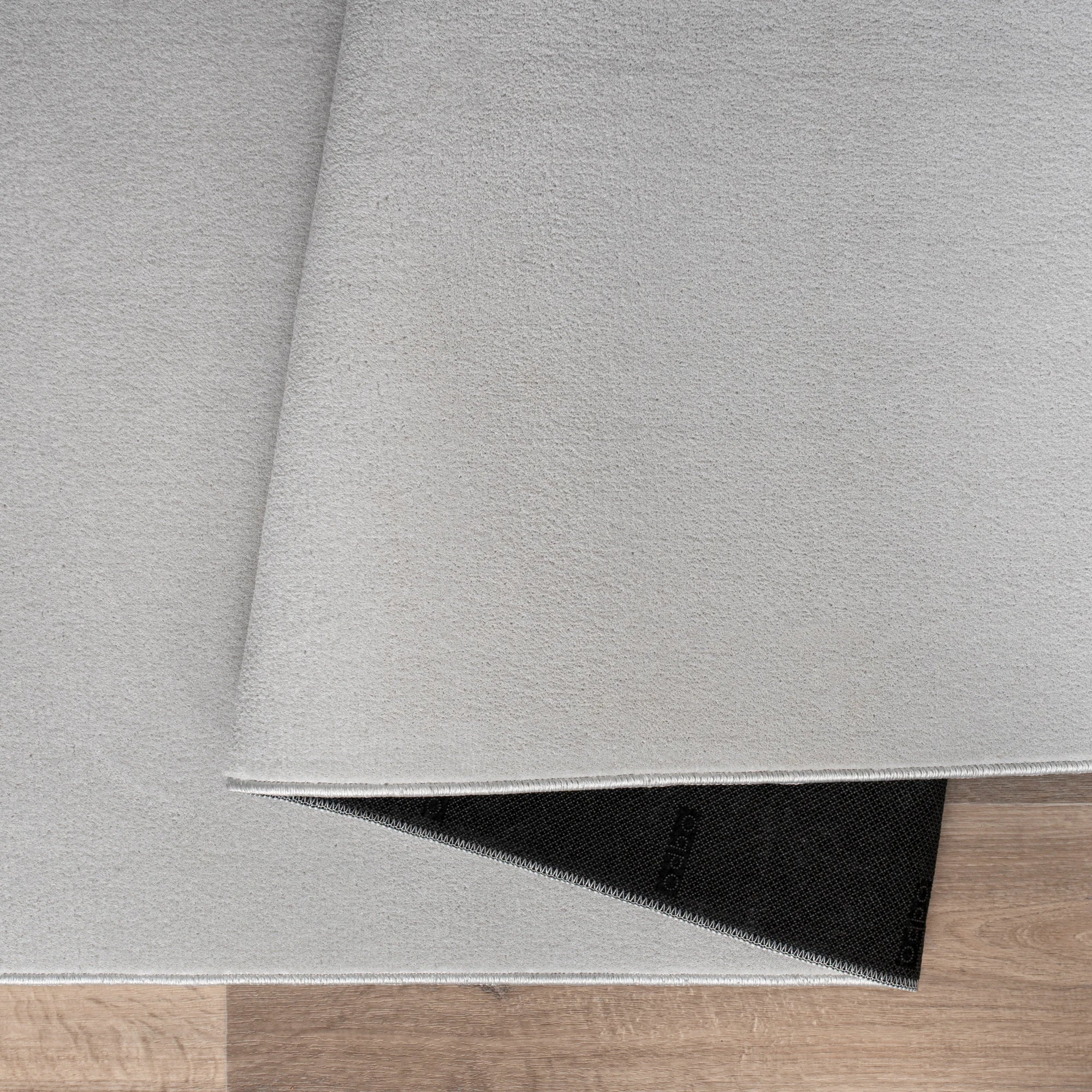 Сучасний килим із суцільного туману