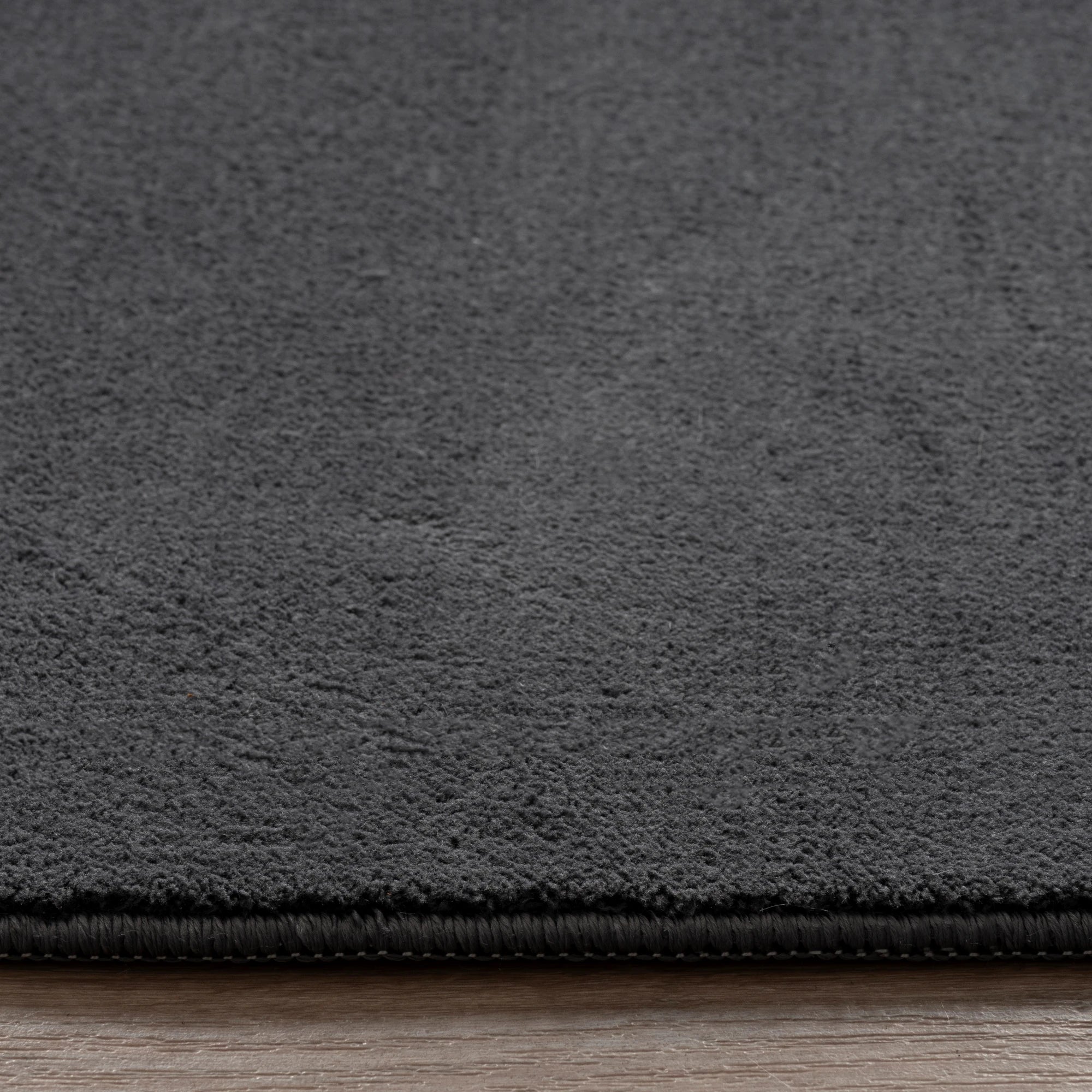 Антрацитовий однотонний килим