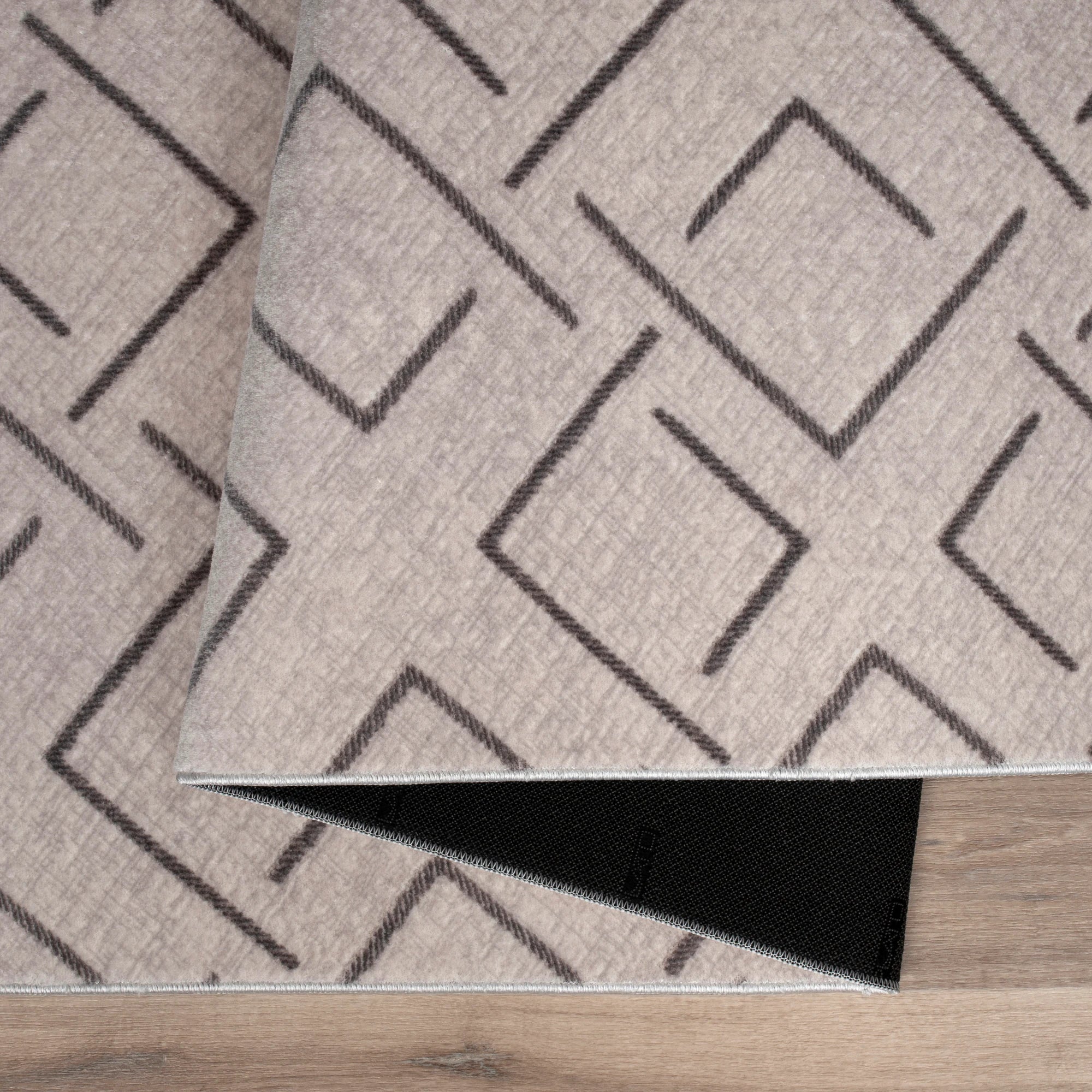 Сірий контурний килим