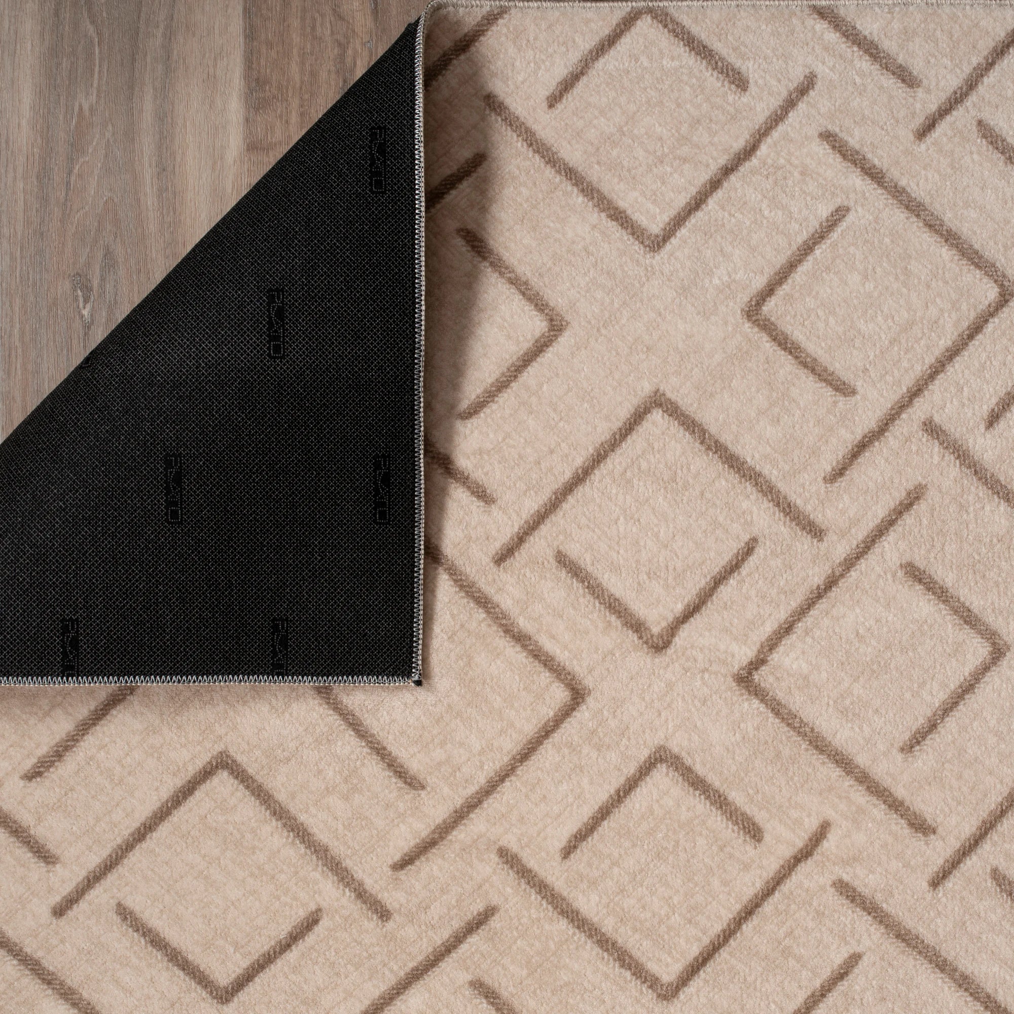 Лінійний килим мінк