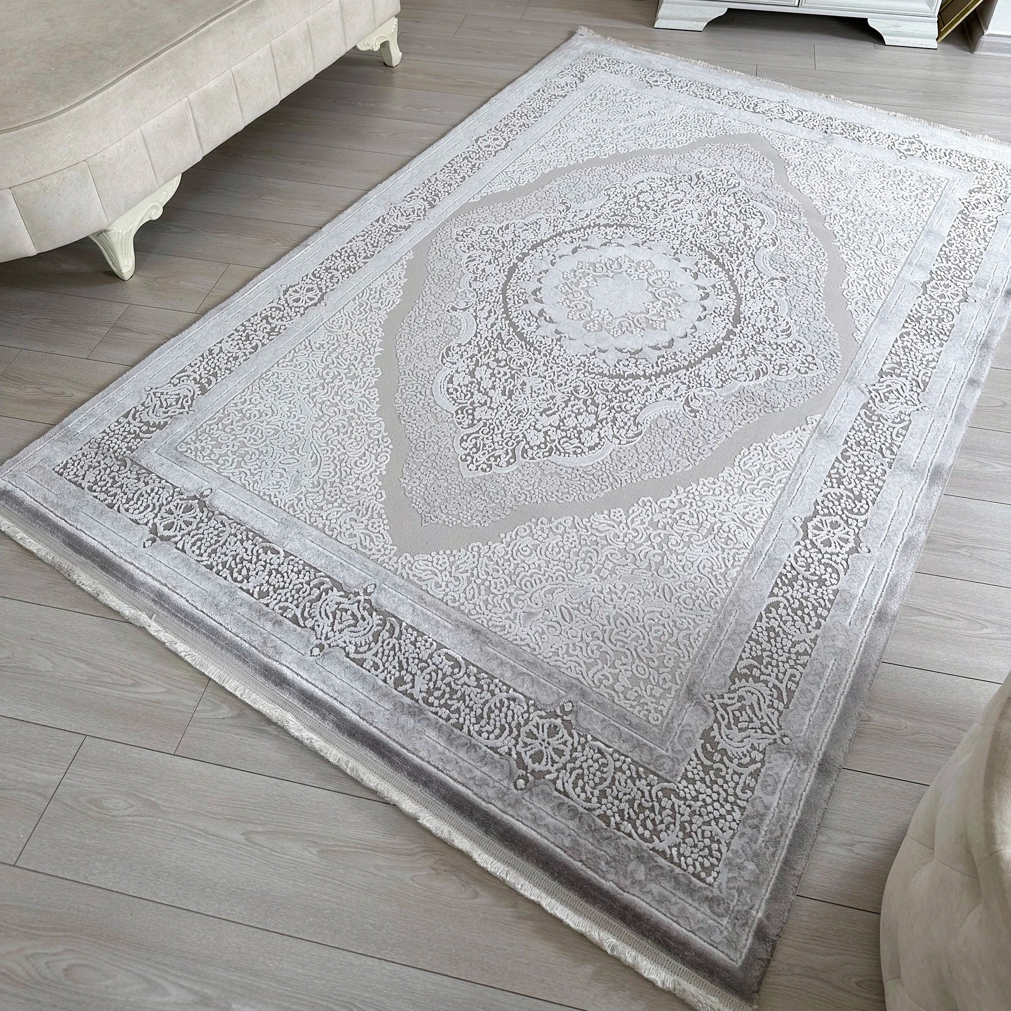 Класичний килим слонова кістка