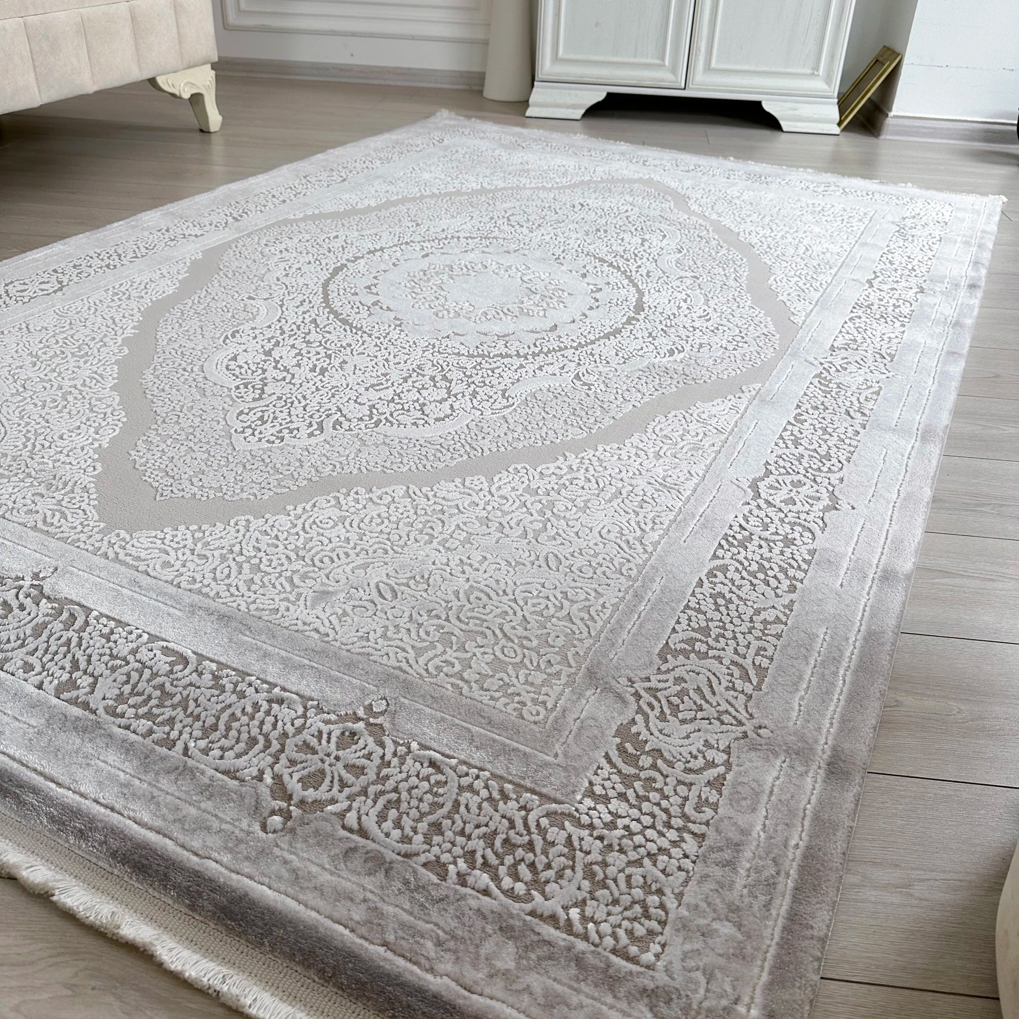 Класичний килим слонова кістка