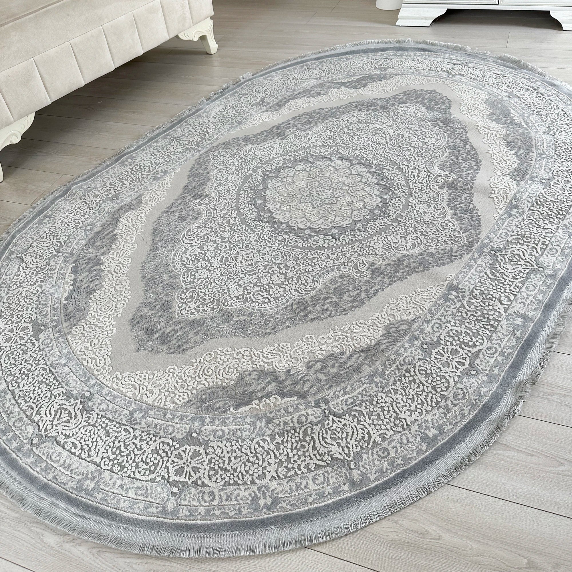 Килим з тканим візерунком