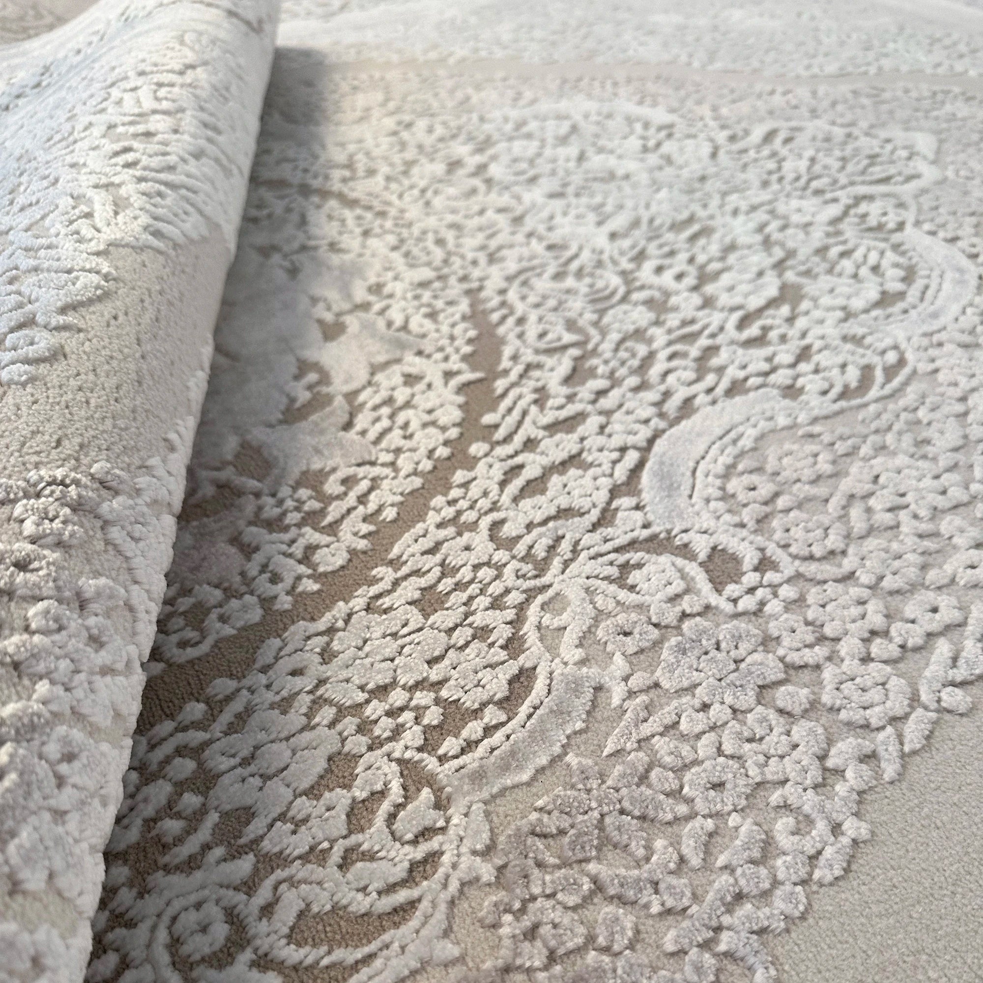 Класичний килим слонова кістка