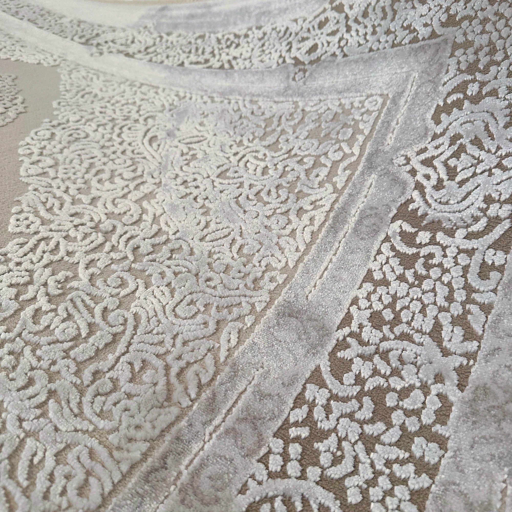 Класичний килим слонова кістка