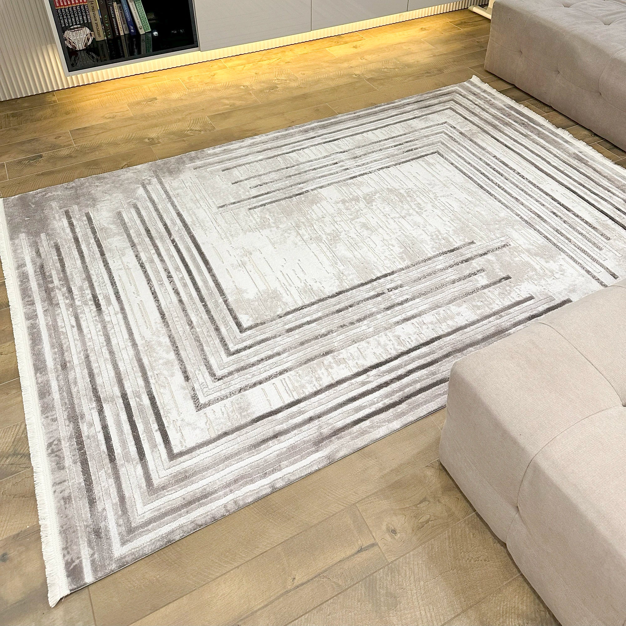 Сучасний килим з концентричними лініями бордюру | Коричневий