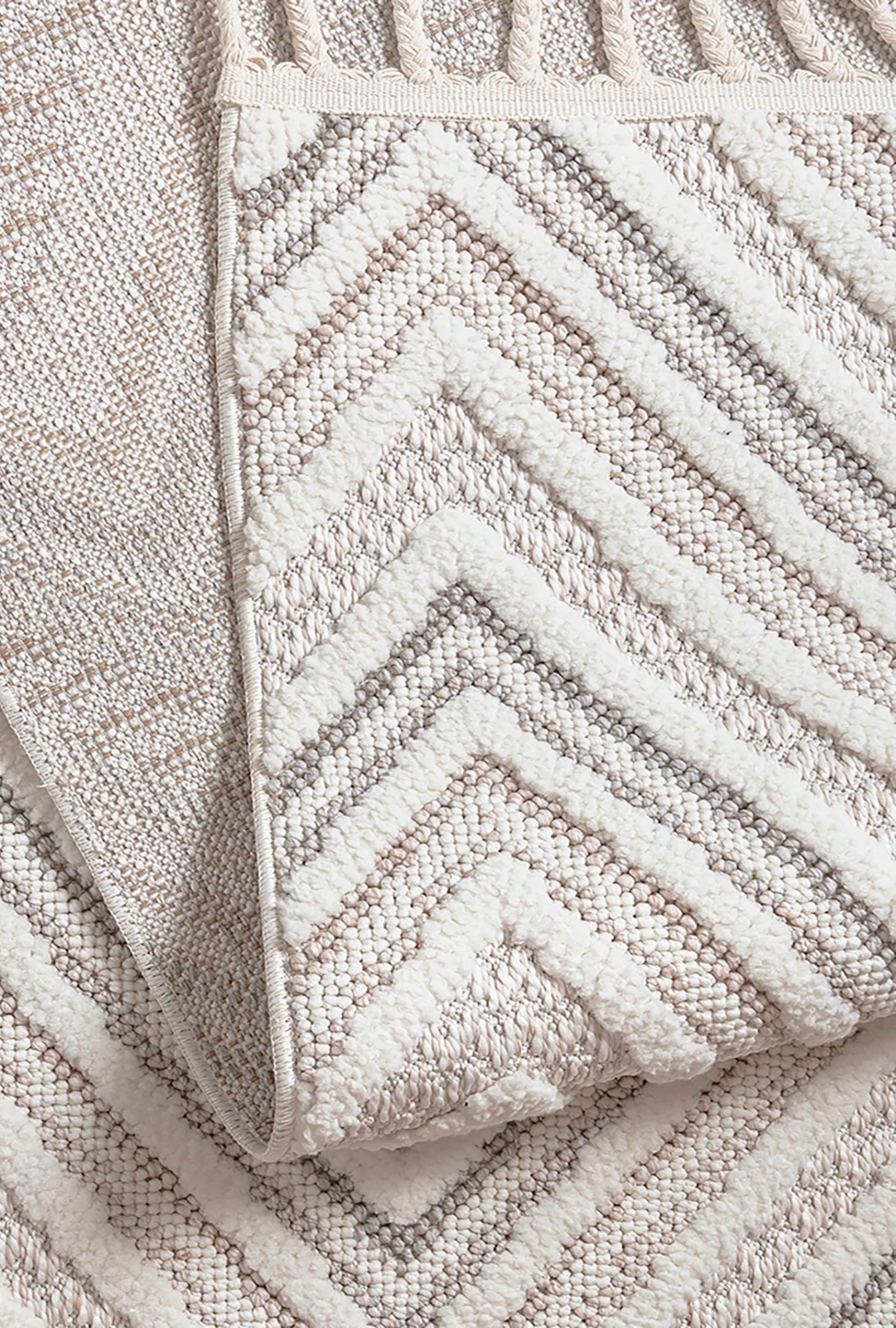 Текстурований килим кольору слонової кістки